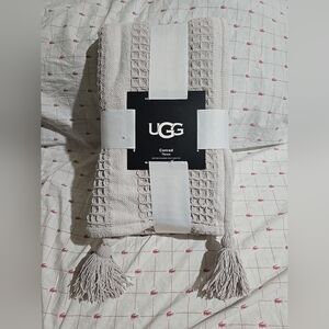 NIP UGG Conrad Throw Shoreline Beige 50" x 70"